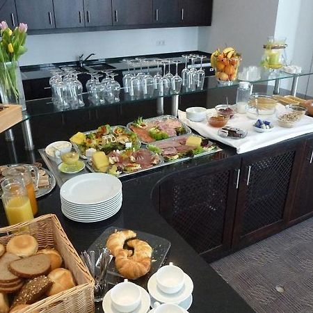 Hotel Und Cafe Paso Vierkirchen Kültér fotó