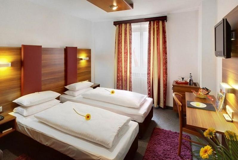 Hotel Und Cafe Paso Vierkirchen Szoba fotó