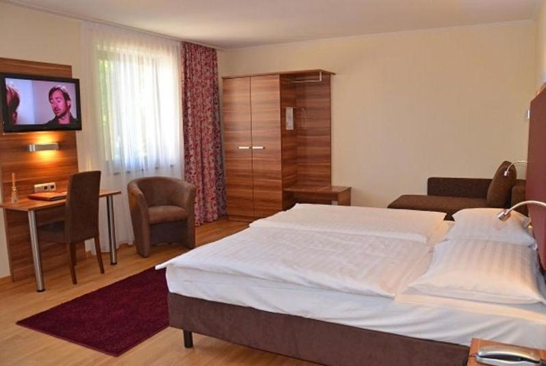 Hotel Und Cafe Paso Vierkirchen Szoba fotó