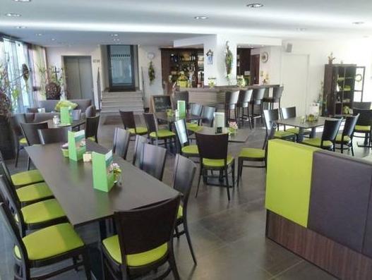 Hotel Und Cafe Paso Vierkirchen Kültér fotó