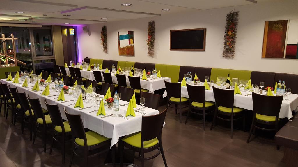 Hotel Und Cafe Paso Vierkirchen Kültér fotó